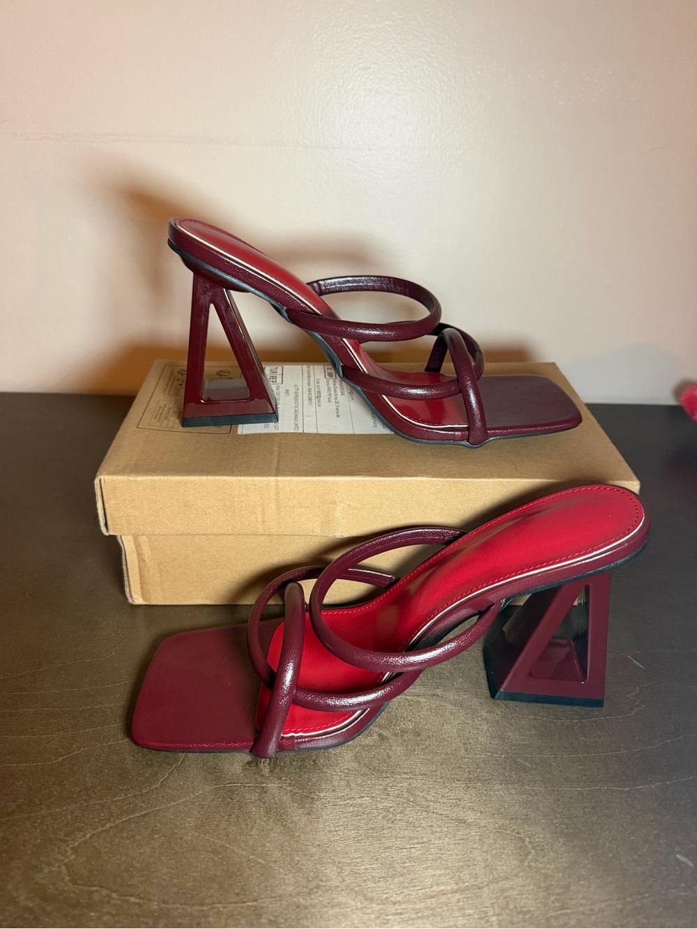 ❤️ Women’s Burgundy Strappy Heels –❤️